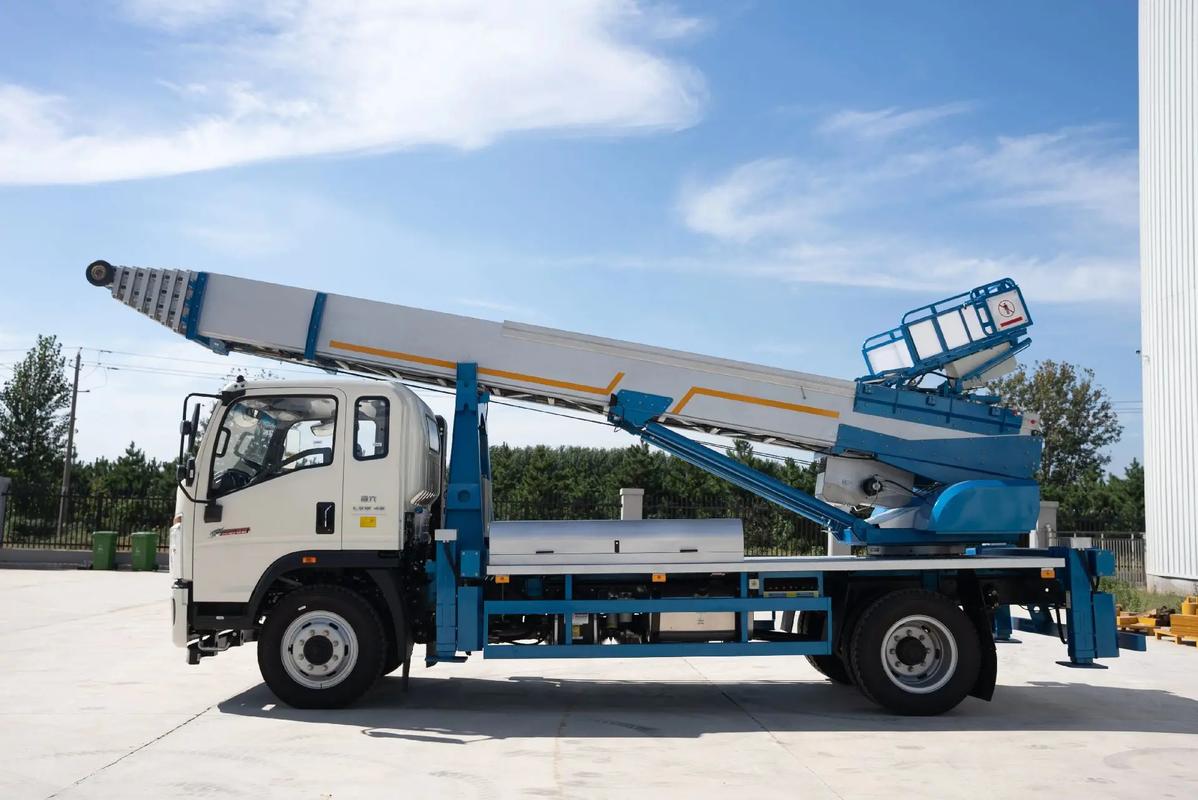 淄博临淄云梯上料车租赁费用