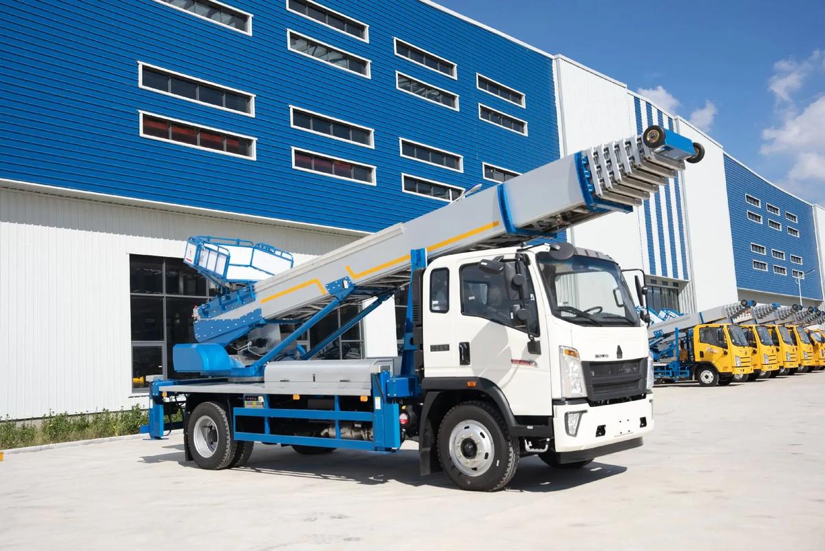 淄博临淄出租云梯车高空作业车 建筑垃圾搬运