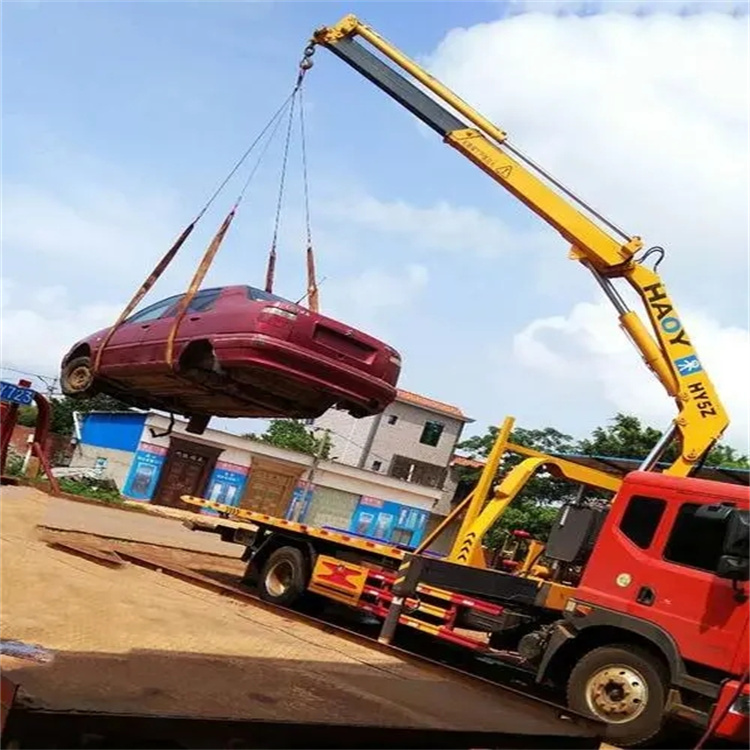 淄博临淄吊车吊汽车的正确方法